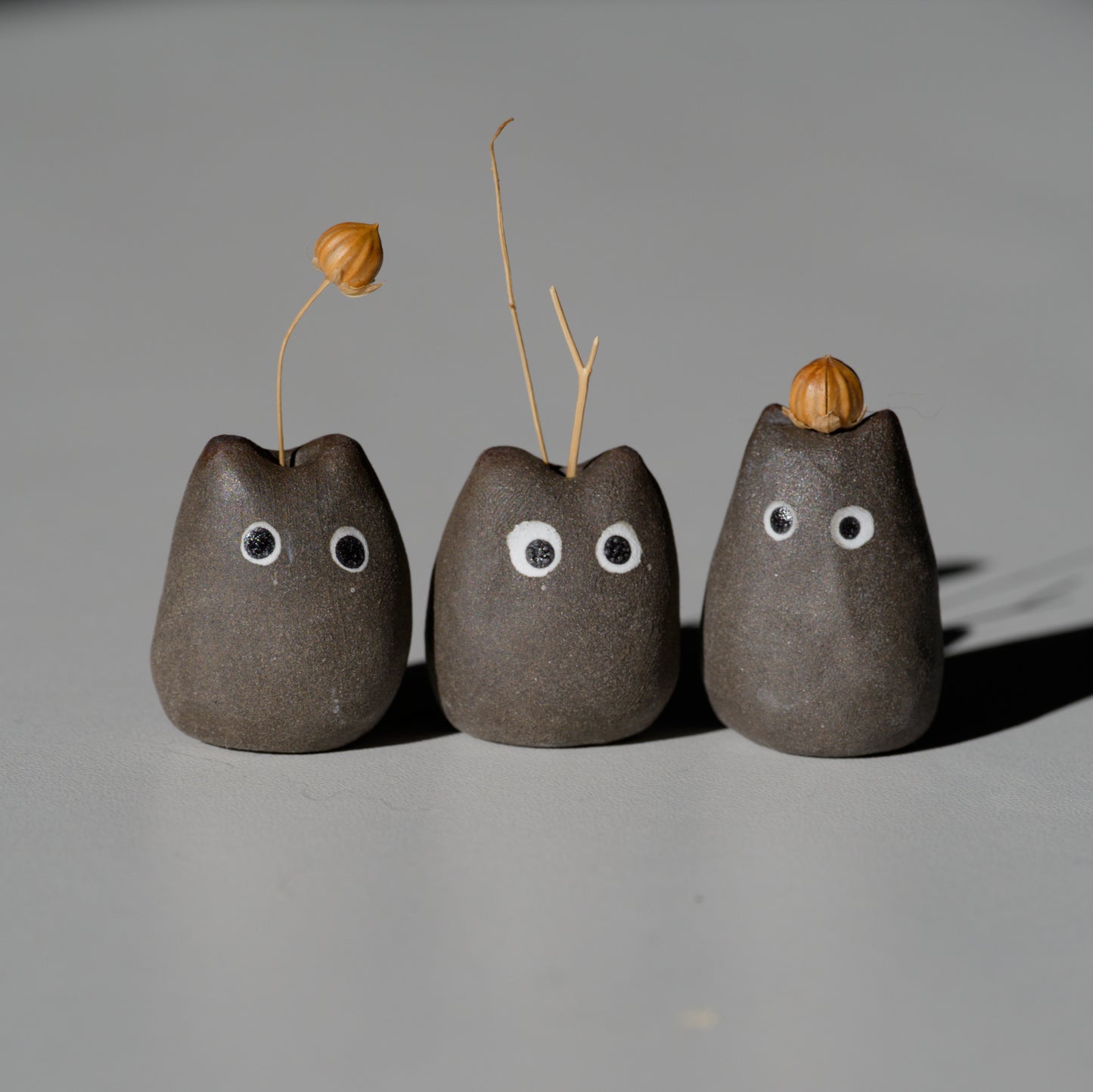 Mini Mao Budvases, Brown-Black
